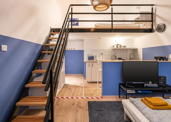Cosy Studio In Central Party District W41 Blue