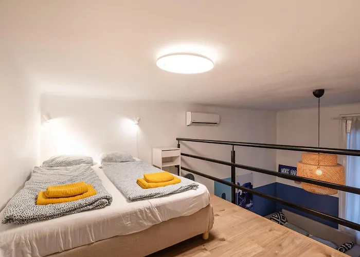 Cosy Studio In Central Party District W41 Blue